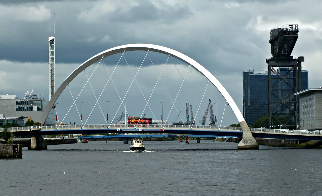 Clyde Arc The Clyde Arc is known locally as the Squinty Br… Flickr