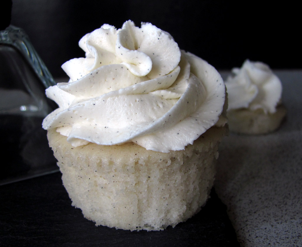 Double Vanilla Bean Cupcake (recipe!) For recipes please c… Flickr