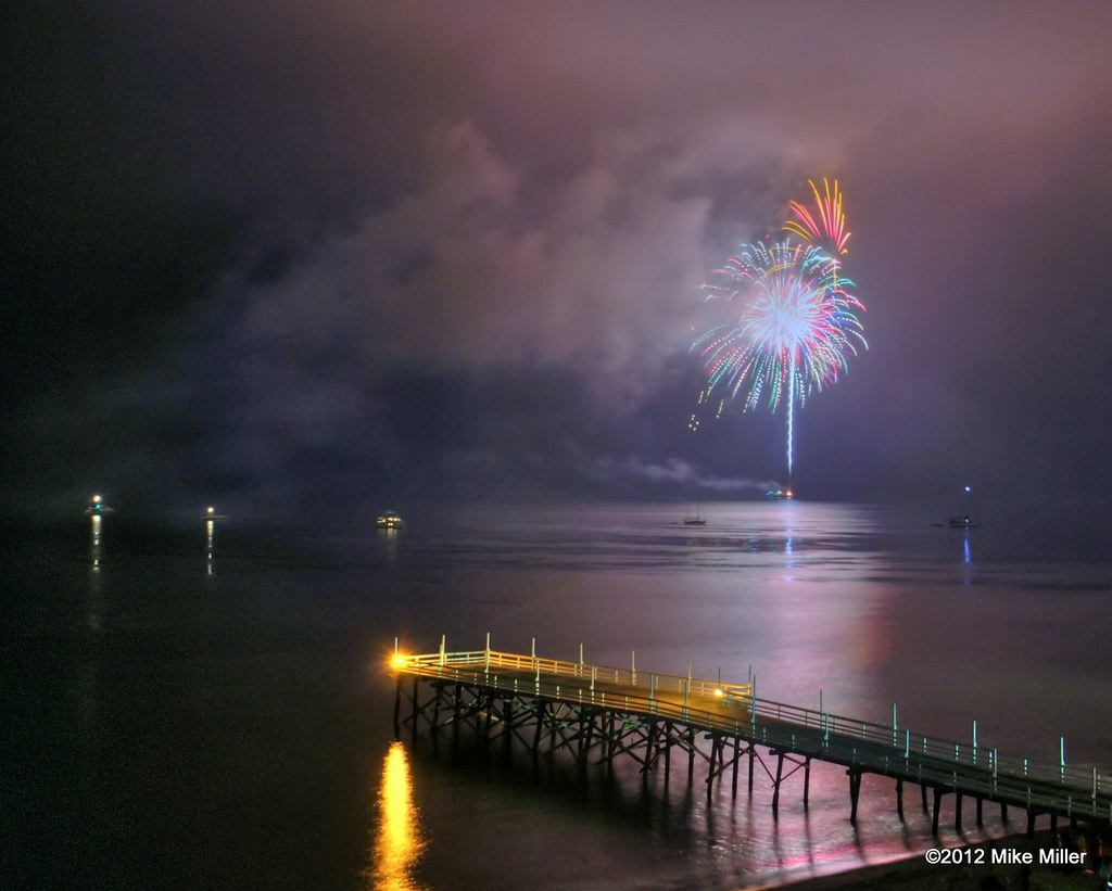 Paradise Cove Fireworks Fireworks of Paradise Cove in Mali… Flickr