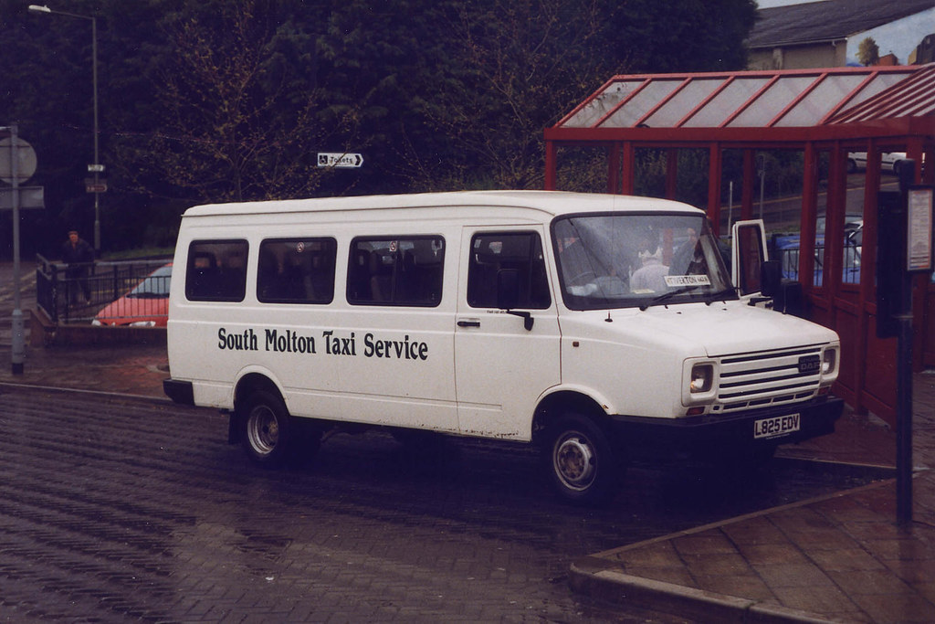 Hyde(SouthMoltonTaxi)L825EDVTiverton662200499 South Mo… Flickr