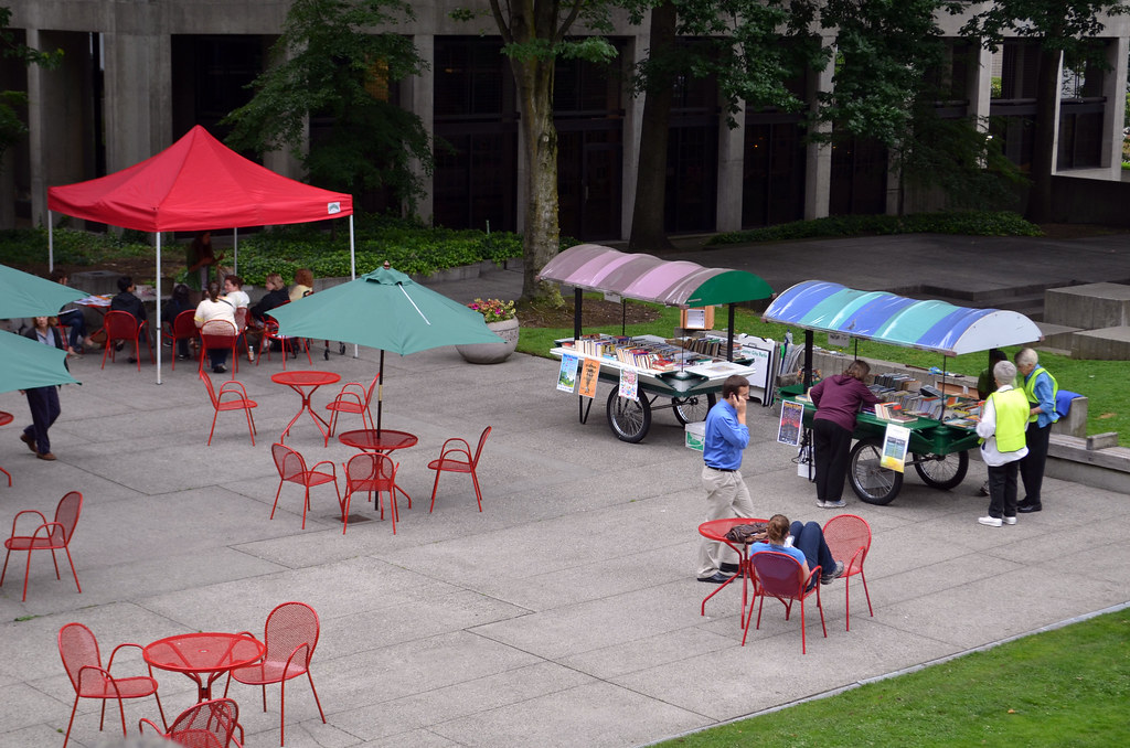 central plaza is bustling! photos by Riisa Conklin Flickr