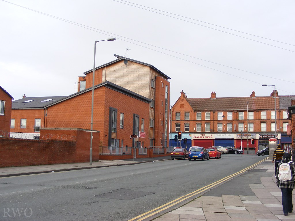 Holt Road, Kensington The apartment block on the corner fo… Flickr