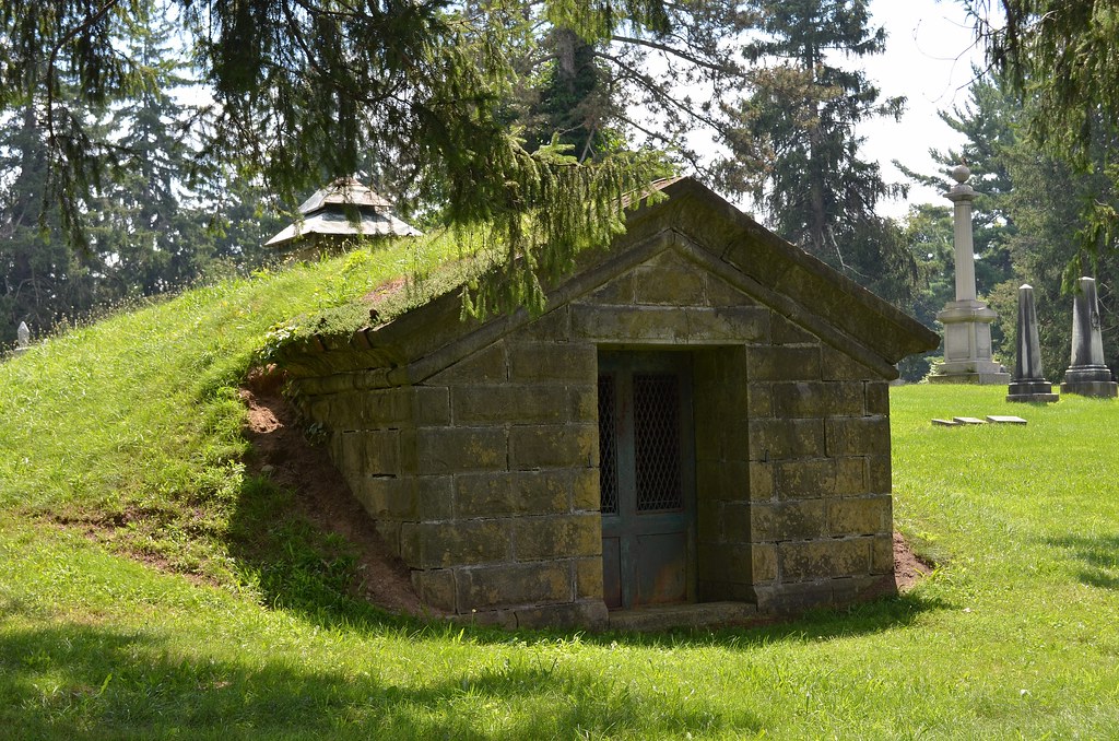 Wallkill Valley Cemetery Vault The old cemetery vault. Flickr