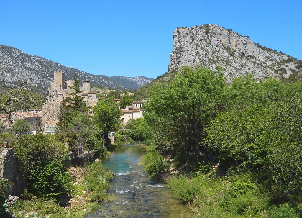 Saint Jean de Buèges Village médiéval de l'Hérault, vers M… Flickr