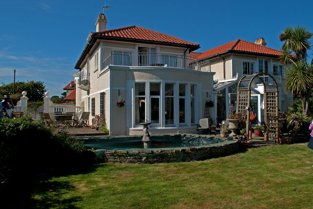 C20Bexhill 201 E S6X4 NB W 'San Mirail', 13 Richmond Avenu… Flickr