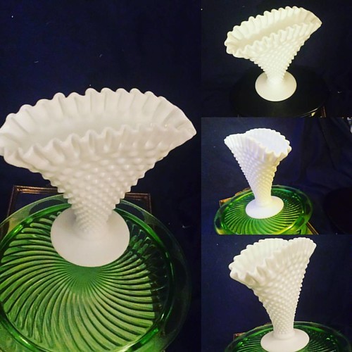 Mid Century Fenton White Hobnail Milk Glass Fan Vase with … Flickr