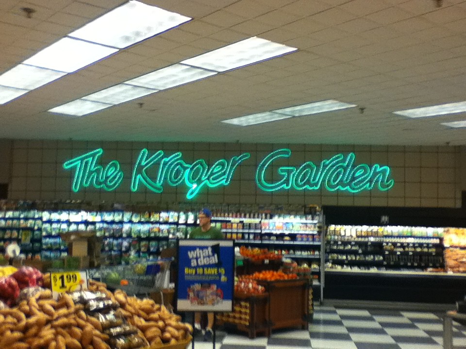 Kroger in Poplar Plaza This is the Kroger in the Poplar Pl… Flickr