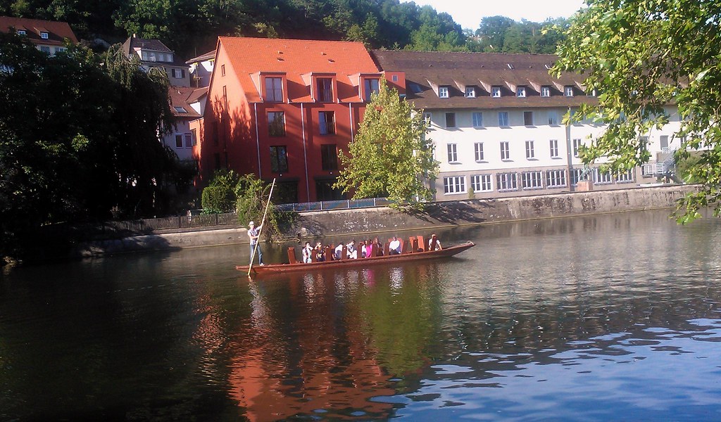 Mit Claus Hipp, aka "NeckarCaruso", auf dem Stocherkahn. … Flickr