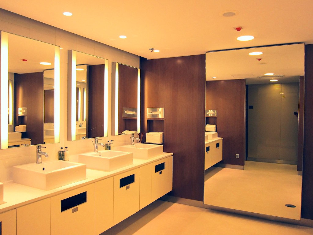 Common Washroom Area Qantas and British Airways New Joint … Flickr