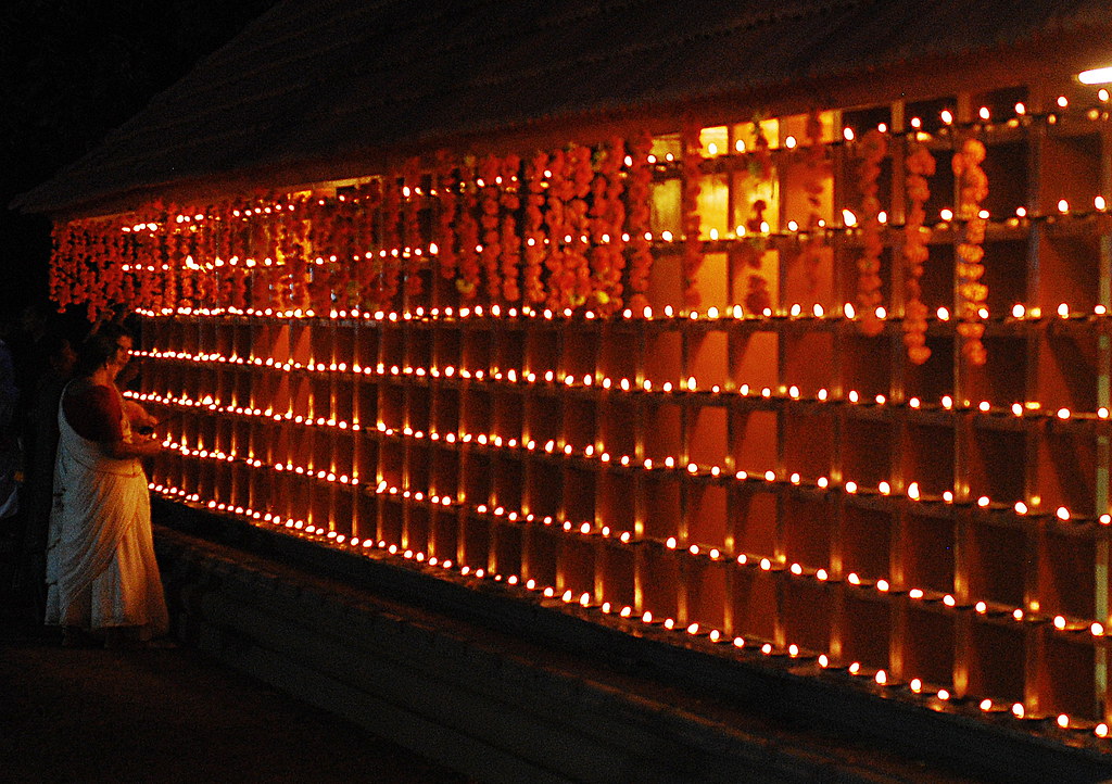 Onam Oil lamps at Thrikkakara Temple Easwar Chandran Flickr