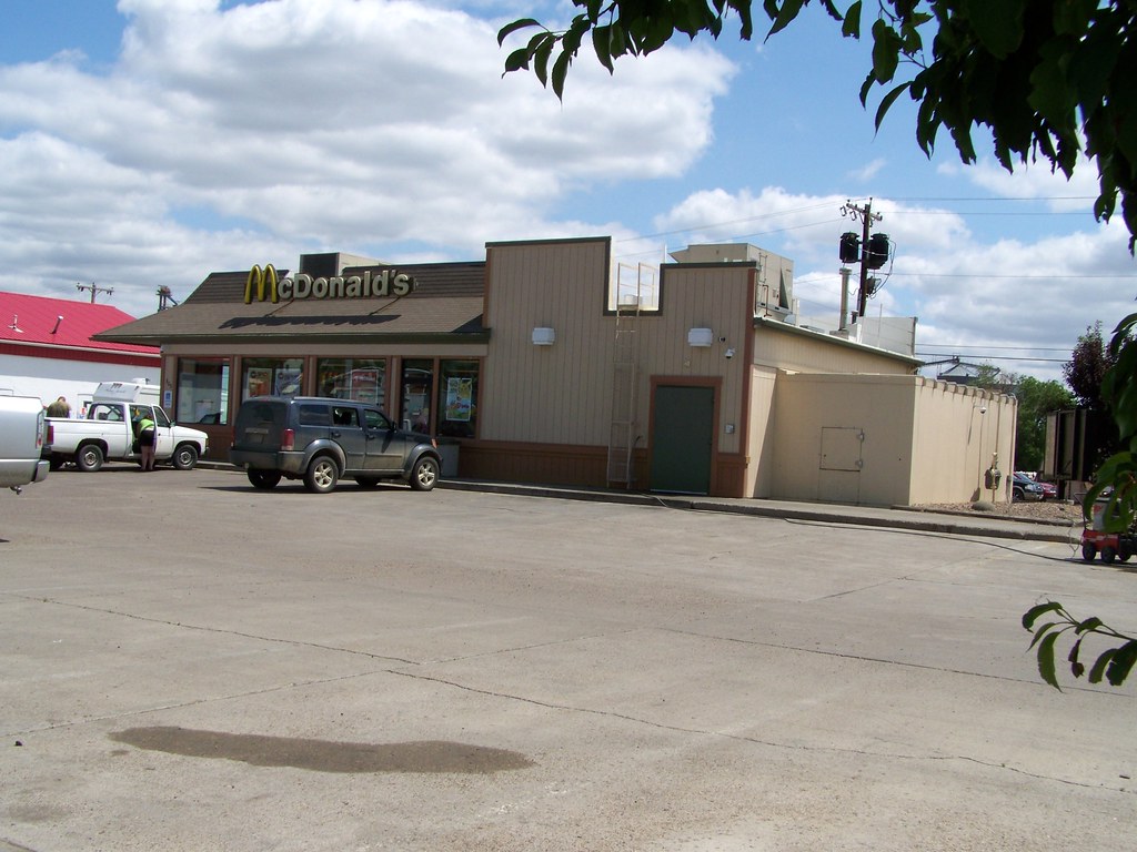 100_4645 305 US Highway 2 East,Wolf Point, Montana to St… Flickr