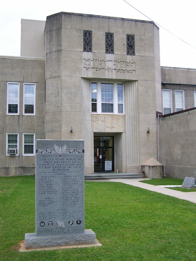 Saint Helena Parish Courthouse Greensburg LA (1) Kevin Stewart Flickr
