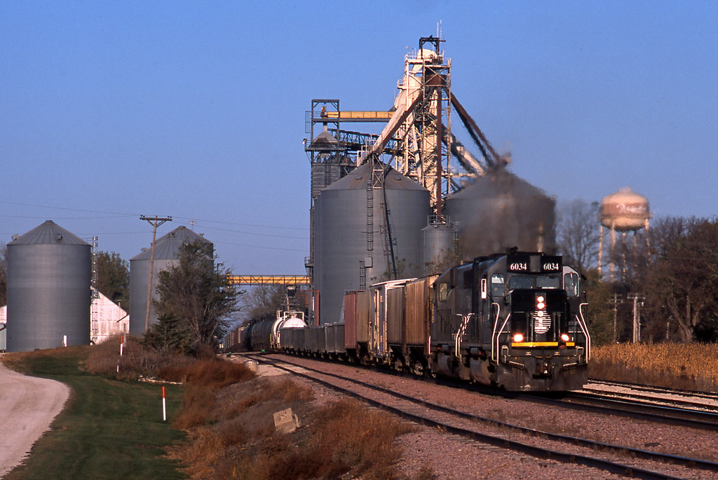 IC 6034 East, Fonda, Iowa; Oct 20, 2006 Coming east on the… Flickr