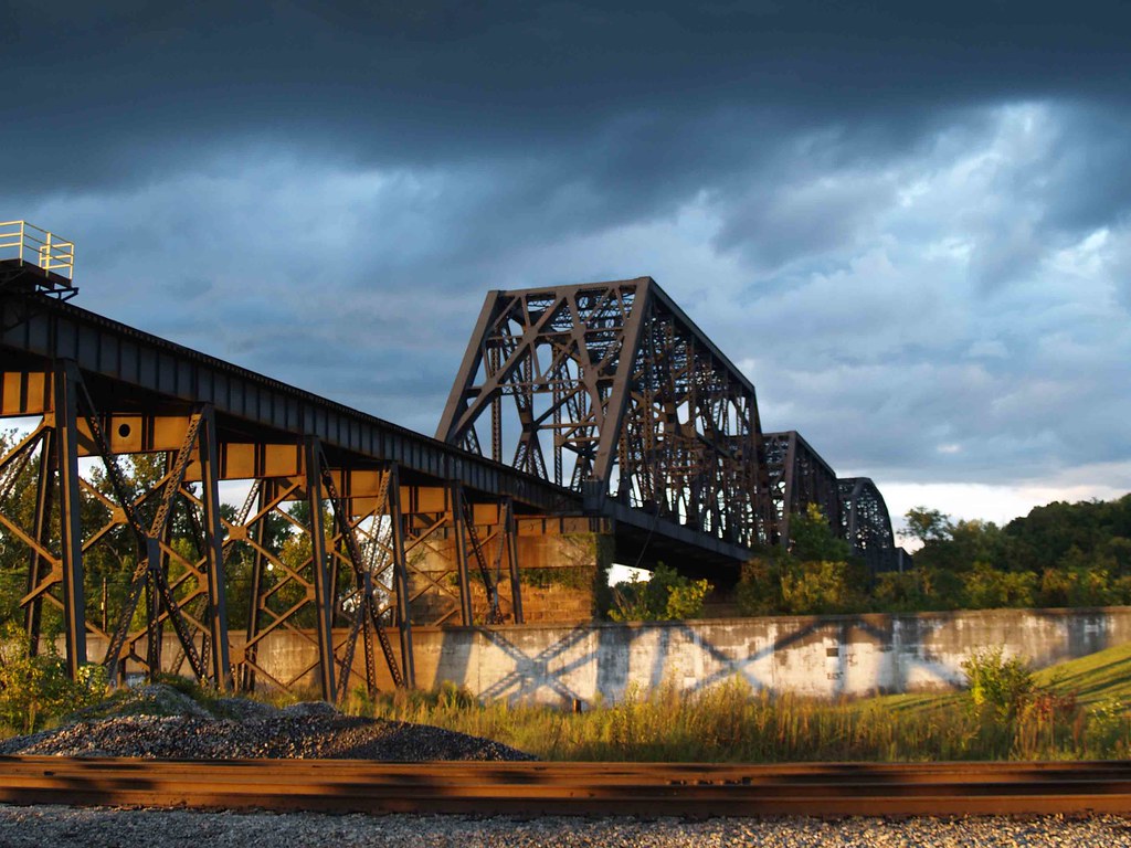 Railroad Bridge KenovaWV Taken Sept. 18, 2012 in Kenova, … Flickr