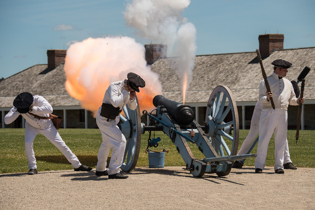 Cannon Fire 1s Soldiers fire a cannon at Fort Snelling in … Flickr