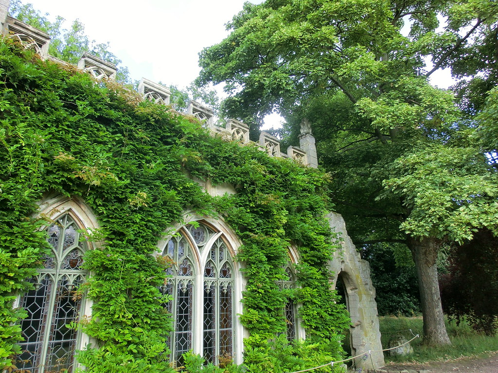 Frogmore House & Garden Frogmore House is a 17thcentury c… Flickr