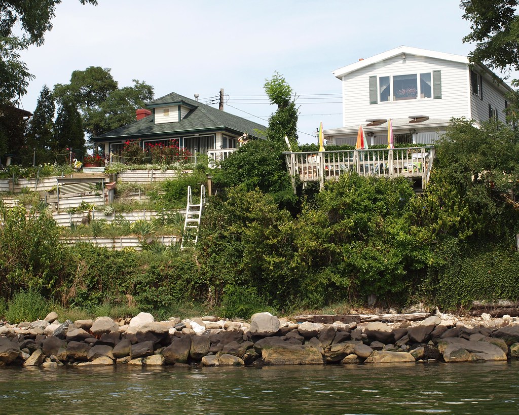 Indian Trail Waterfront Residences on the East River, Silv… Flickr