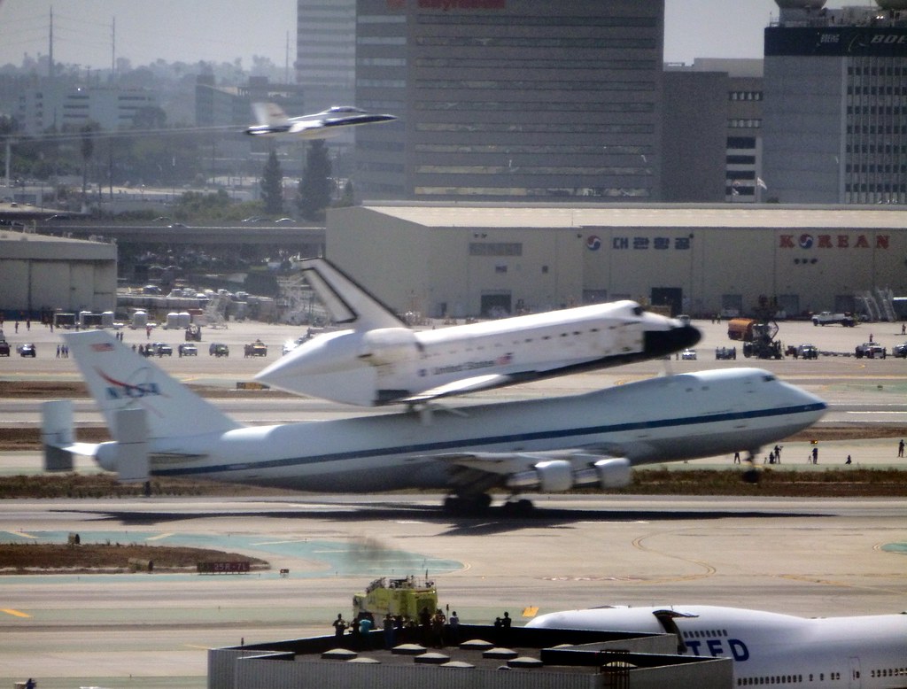 Endeavour Landing 3 Touchdown! Commentary Watching Endea… Flickr
