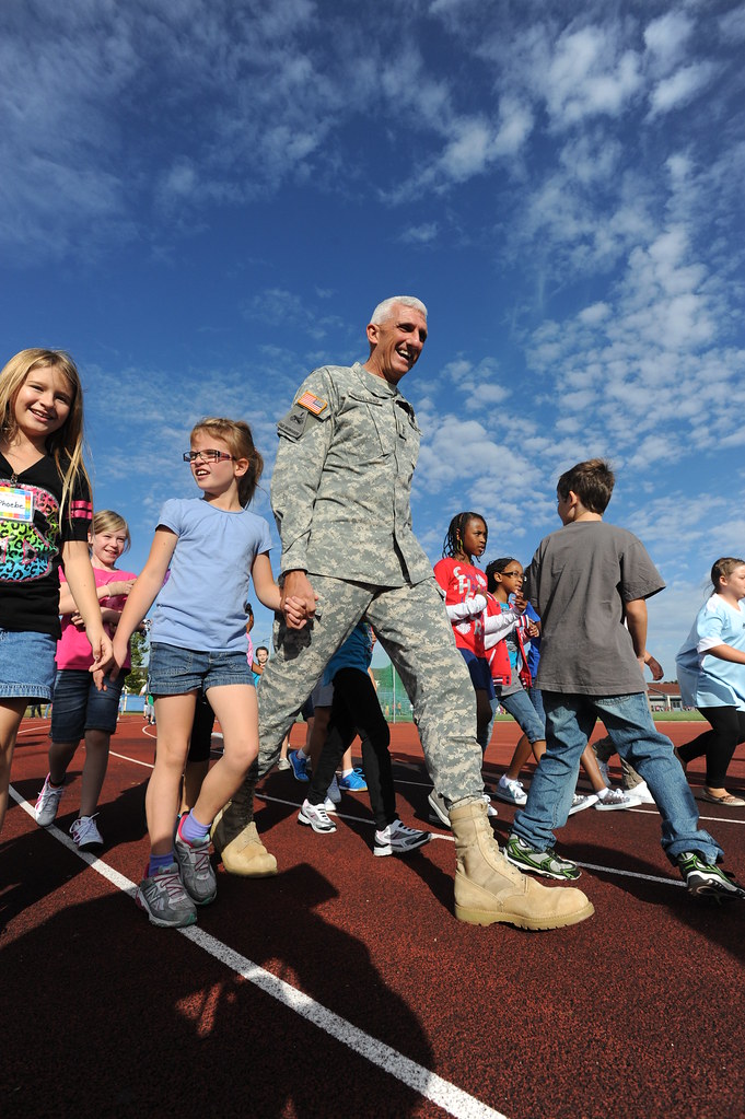 CG visits students at PHV Elementary School HEIDELBERG, Ge… Flickr