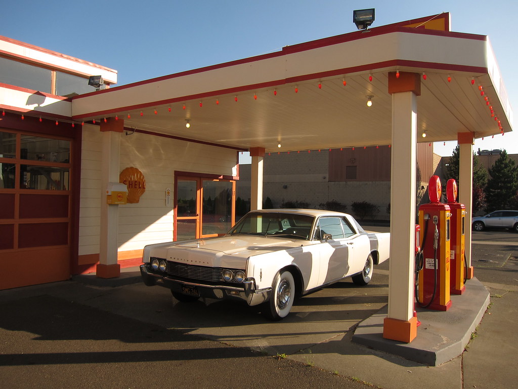 Vintage Gas Station, US 101 (Olympic Highway), Aberdeen, W… Flickr