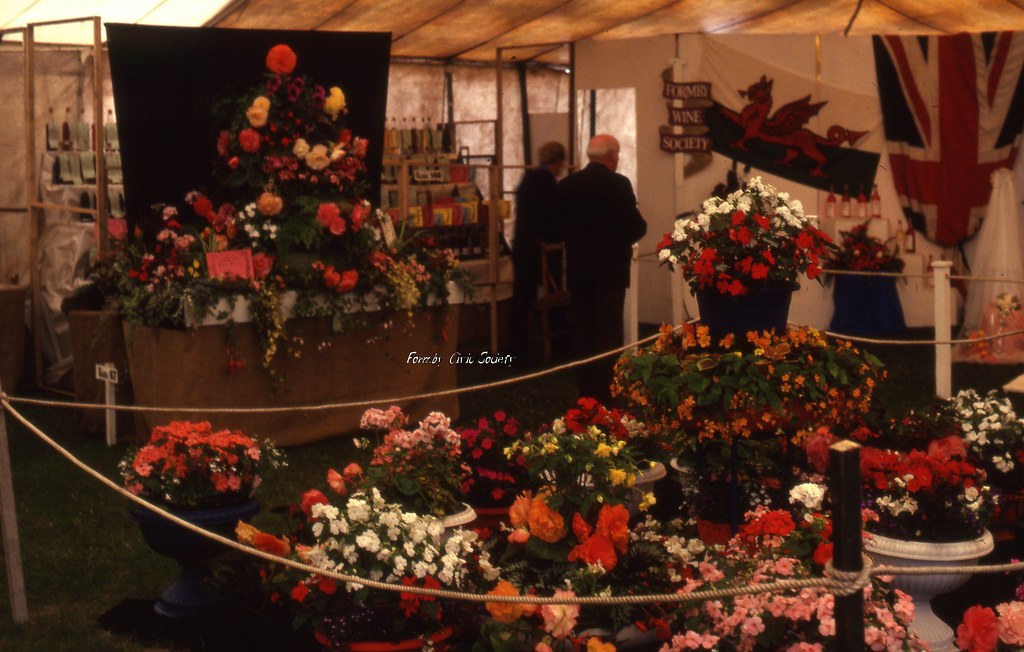 Duke St Formby Show 1983c FPG161 Flower Display These slid… Flickr