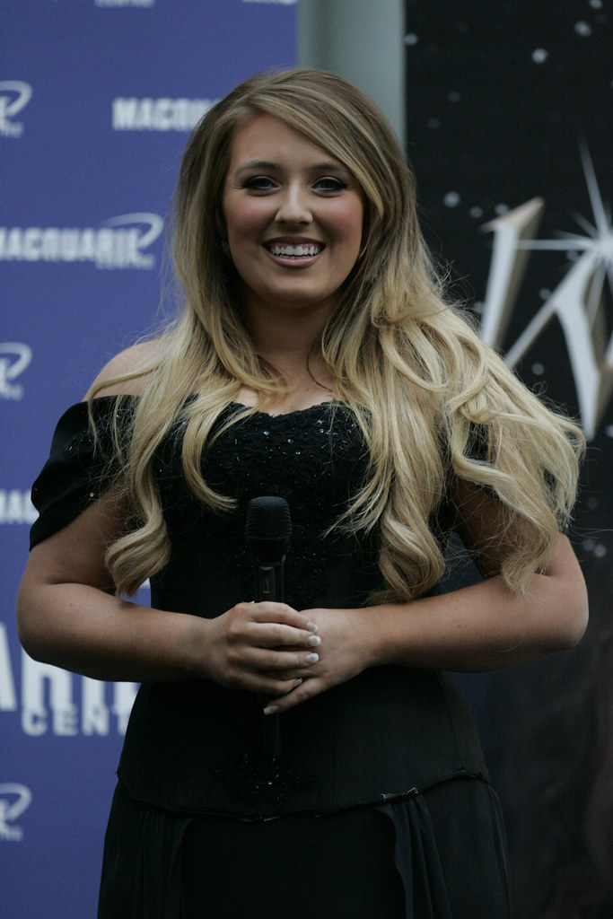 Chloe Agnew Celtic Woman performs at Macquarie Shopping Ce… Flickr