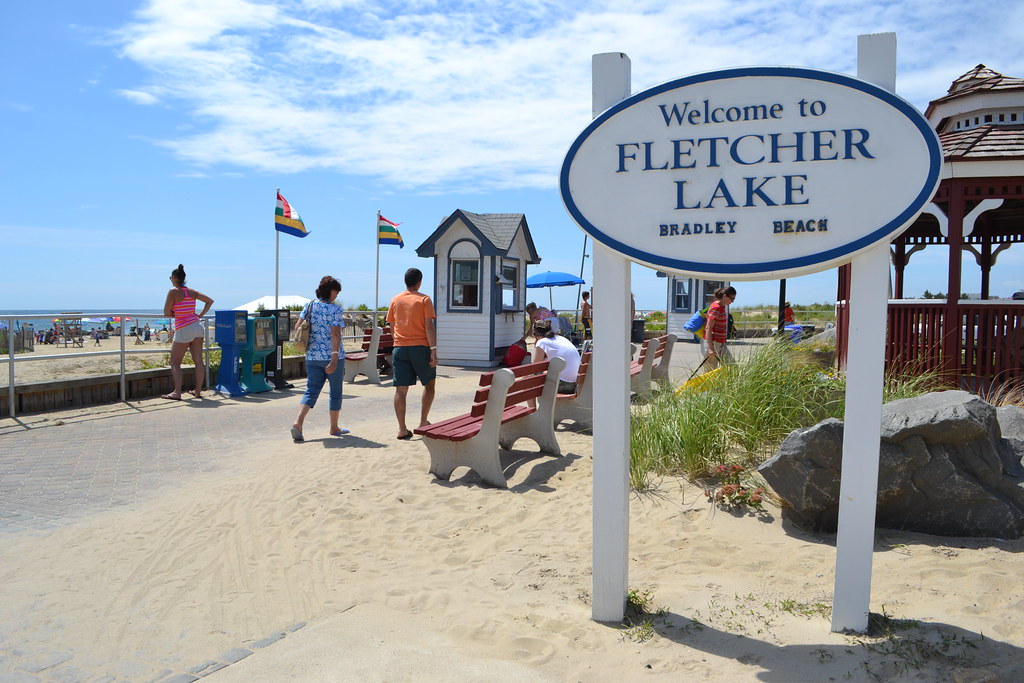 to Fletcher Lake, Bradley Beach sign in Bradley Be… Flickr