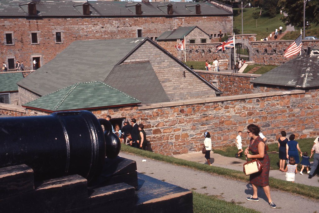 Fort de l'île SainteHélène, juin 1966 VM94AD35010 Archives de la