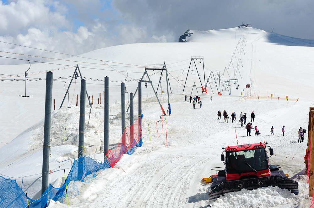 Matterhorn Paradise Ski Lift A TBar at Matterhorn Glacier… Flickr