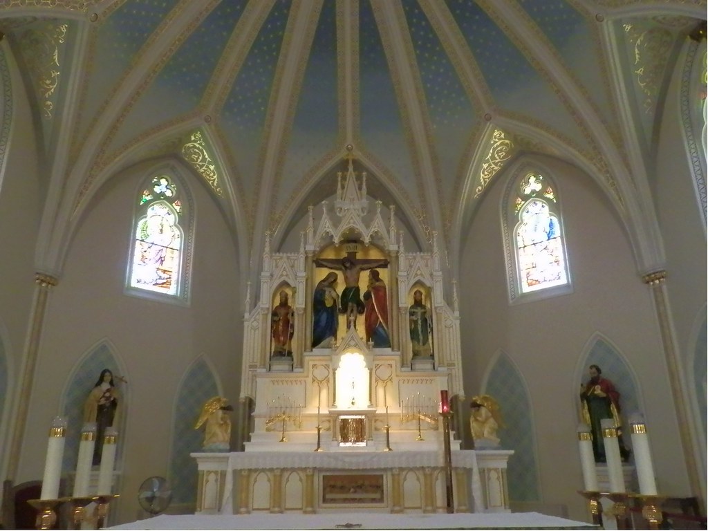 Most Holy Trinity, Fowler 2Sanctuary b2 Andy Hoxie Flickr