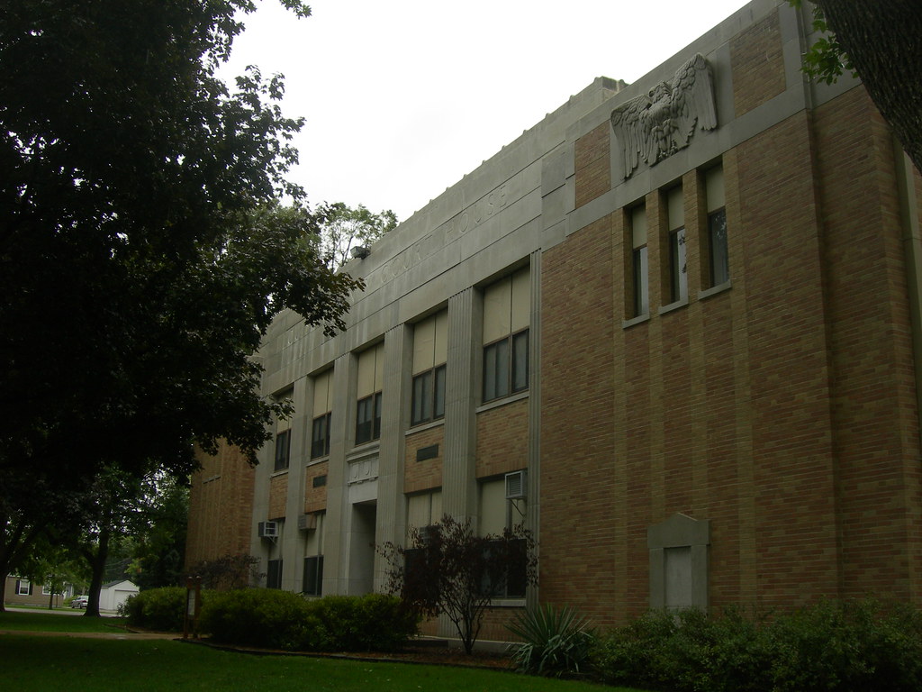 Louisa County Courthouse Wapello, Iowa Constructed in 1928… Flickr