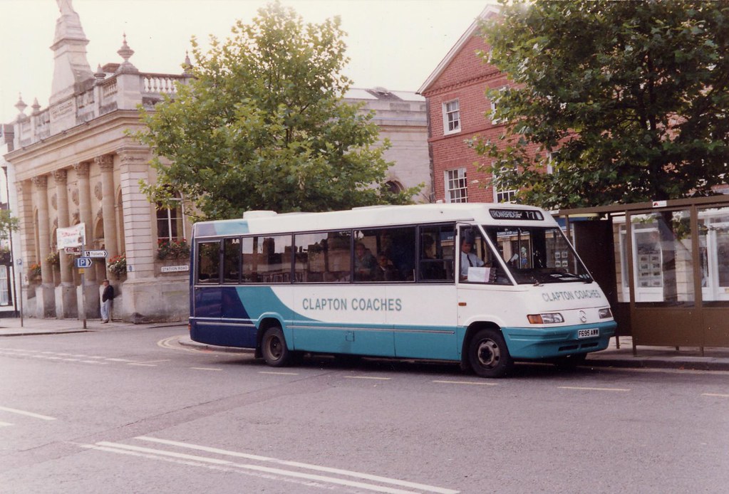 CLAPTON COACHES OF RADSTOCK ON SERVICE IN DEVIZES IAN TROTTER Flickr