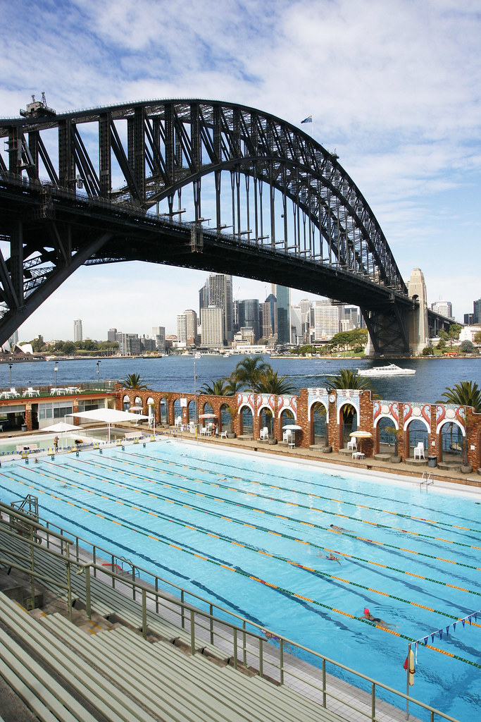 Shades of blue Milson's Point olympic pool with the Sydney… Flickr