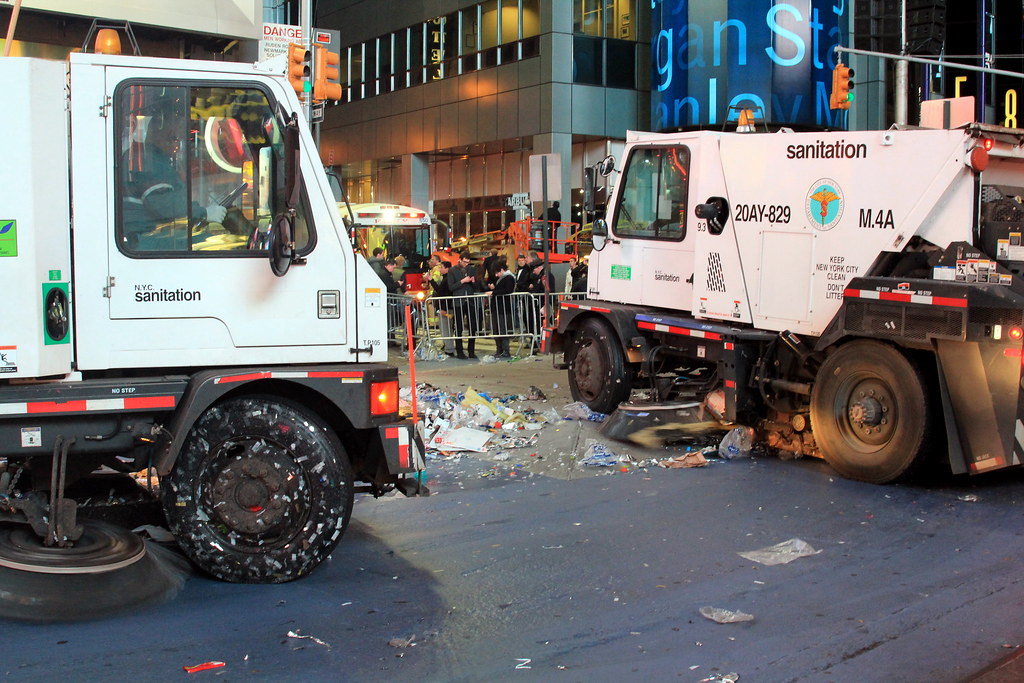 Street Sweepers Cleaning Times Square Street Sweepers Clea… Flickr