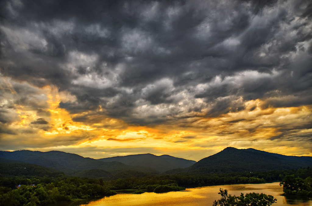 Sunset in the Smoky Mountains Caryville TN Hampton Inn vie… Flickr