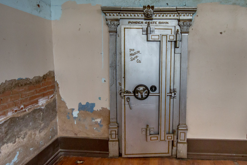 Ponder State Bank Photo taken October 5, 2012 in Ponder, T… Flickr