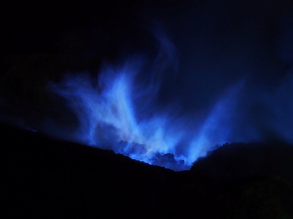 Blue Fire! at Ijen Crater Dodi Mulyana Flickr