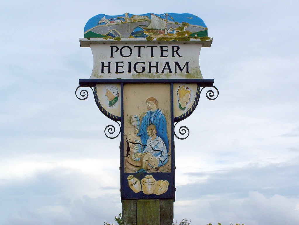 Potter Heigham Potter Heigham is a village and civil paris… Flickr