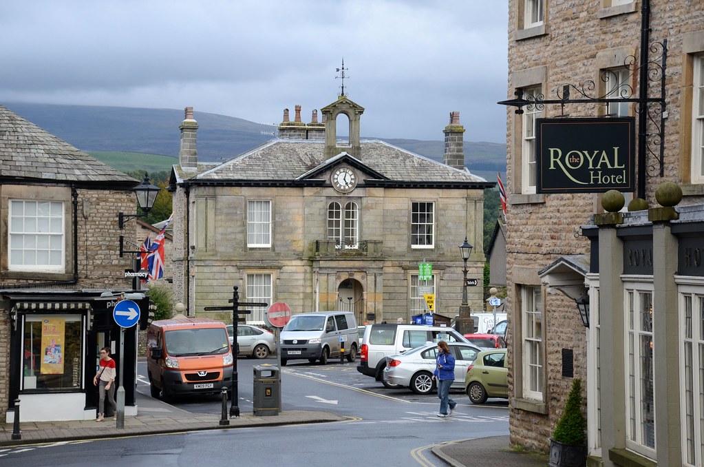 Kirkby Lonsdale Town Hall & market square At the east en… Flickr