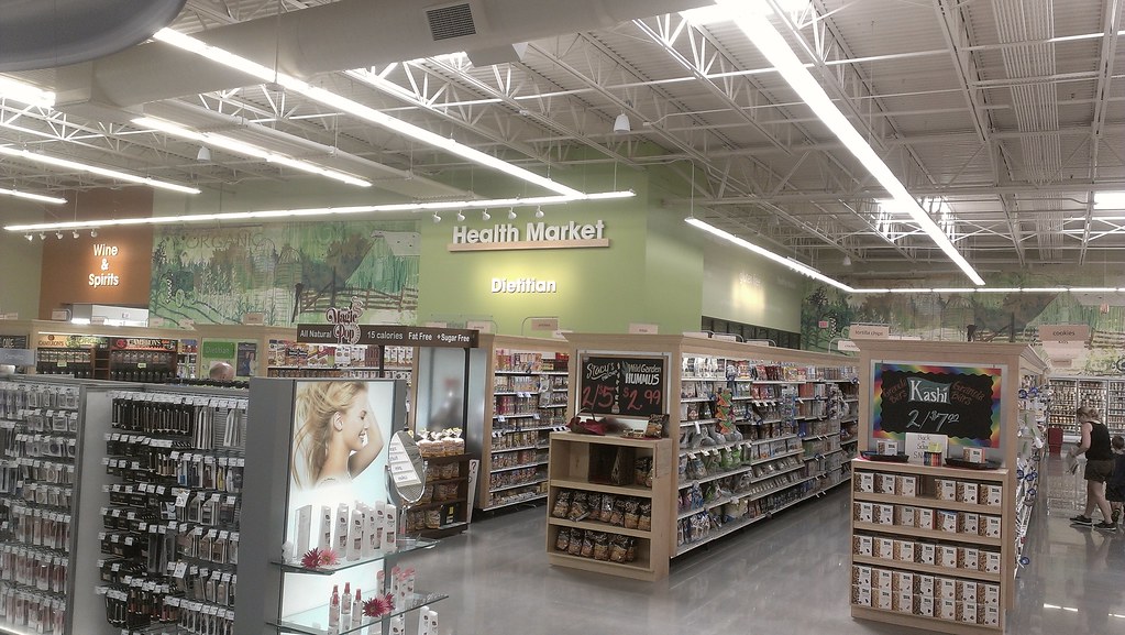 HyVee Food Store 86th Street & Douglas Ave. Urbandale (Des Moines
