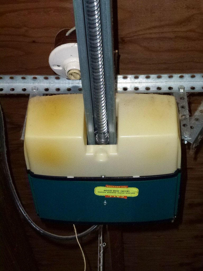 MooreOMatic Z133 Garage Door Opener (1) David Valenzuela Flickr