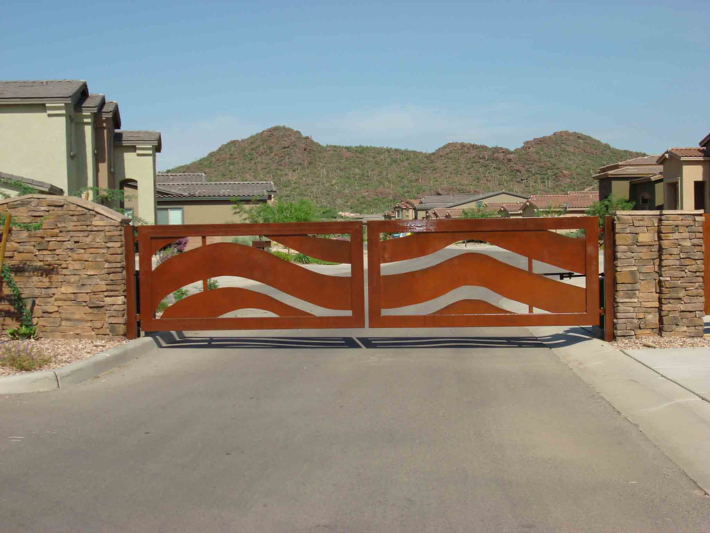 KaiserGate1 Kaiser Garage Doors & Gates 941 W 23rd St Temp… Flickr