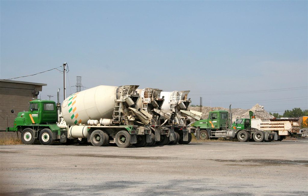 Demix (Garage Boucherville Yard) Boucherville Québec, Sept… Flickr