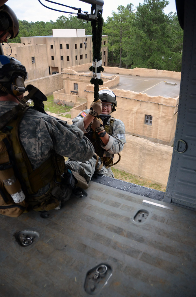 120828APP104215 U.S. Army Special Forces perform a Fast… Flickr