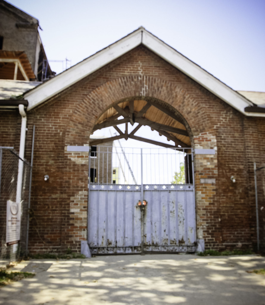 IMG_0850 St Martin Manor 1501 N Johnson New Orleans, Louis… Flickr