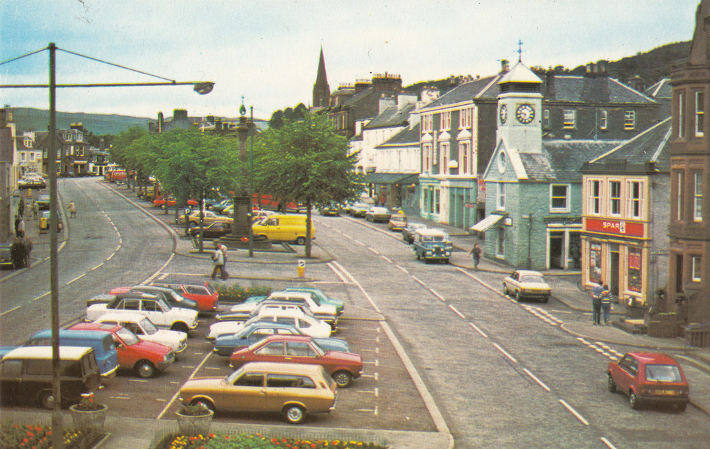 High Street, Moffat old postcard, early 1980s Some great s… Flickr