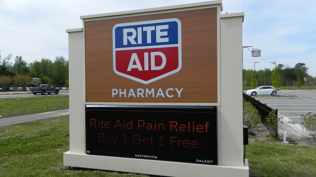 Rite Aid sign Rite Aid 6762 (32,038 square feet) 13554 Ca… Flickr