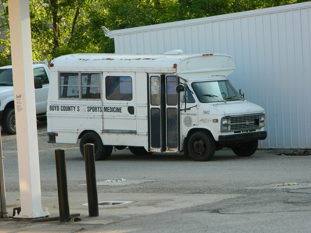 Boyd County Schools 1842 Bus lot Ashland, KY Flickr