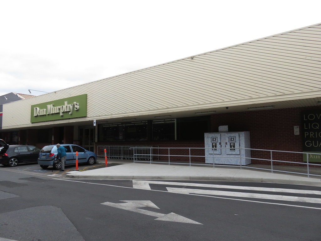 Supercheap Auto/Dan Murphy's (former Lloyds) Marion a photo on Flickriver