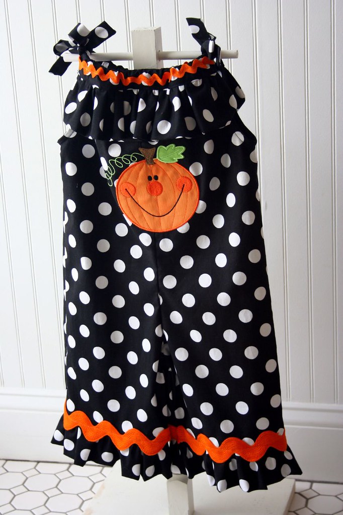 Happy Pumpkin Romper The romper pattern is "Cassie" by Bon… Flickr